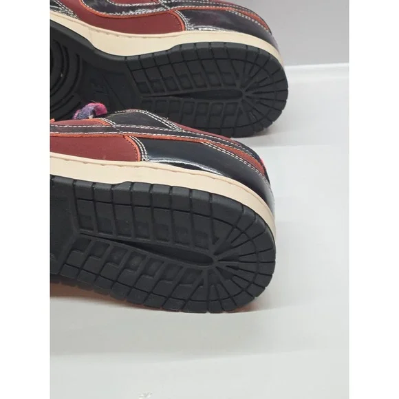 Nike Dunk Low SE Men's 10.5 Red Black Special Edition Sneakers